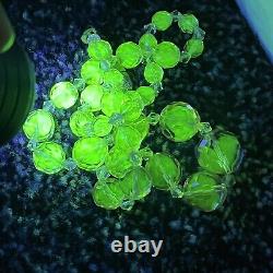 Vintage uranium glass necklace faceted beaded graduated art deco pink green hue