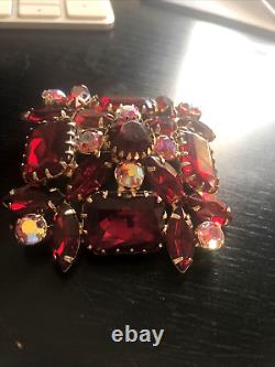 Vtg Art Glass Brooch Ruby Red & Pink Aurora Borealis Stones Gold tone setting D4
