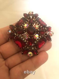 Vtg Art Glass Brooch Ruby Red & Pink Aurora Borealis Stones Gold tone setting D4