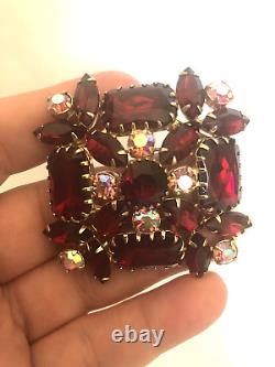 Vtg Art Glass Brooch Ruby Red & Pink Aurora Borealis Stones Gold tone setting D4