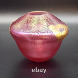 Vtg Signed Robert Eickholt Iridescent Pink Art Glass Vase Gold Foil Stretch 1995
