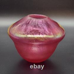 Vtg Signed Robert Eickholt Iridescent Pink Art Glass Vase Gold Foil Stretch 1995