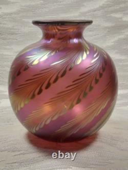 Vtg Steven Correia Pink/Cranberry Art-Glass Vase Beautiful Pulled Feather Motif