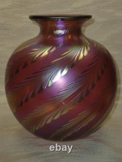 Vtg Steven Correia Pink/Cranberry Art-Glass Vase Beautiful Pulled Feather Motif