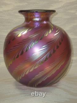 Vtg Steven Correia Pink/Cranberry Art-Glass Vase Beautiful Pulled Feather Motif