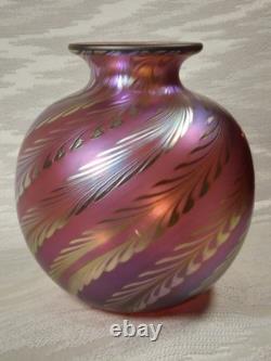 Vtg Steven Correia Pink/Cranberry Art-Glass Vase Beautiful Pulled Feather Motif